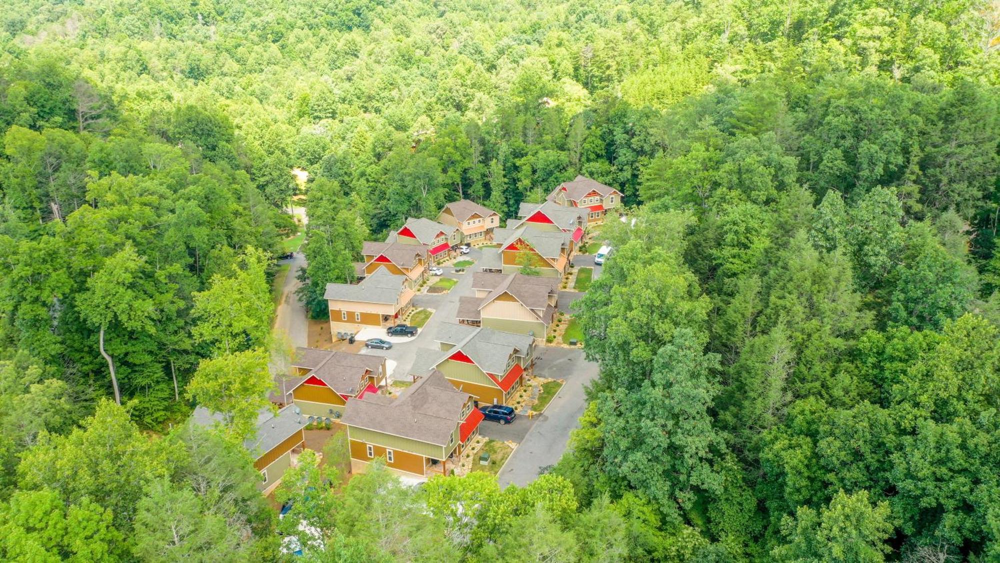 Splash Mountain Lodge By Eden Crest Gatlinburg Exterior photo